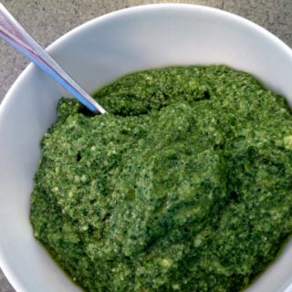 spinach walnut pesto