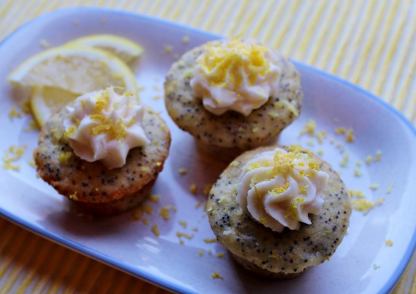 Lemon Poppyseed Cupcakes - Juggling with Julia