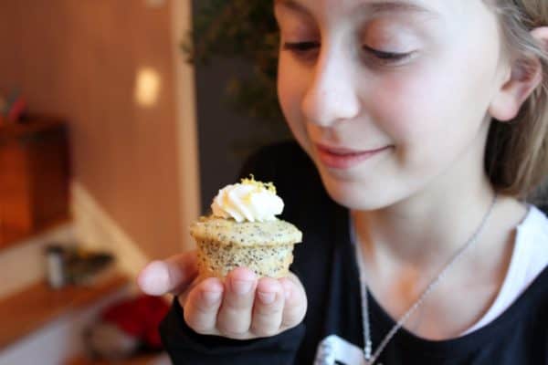 Lemon Poppyseed Cupcakes - Juggling with Julia