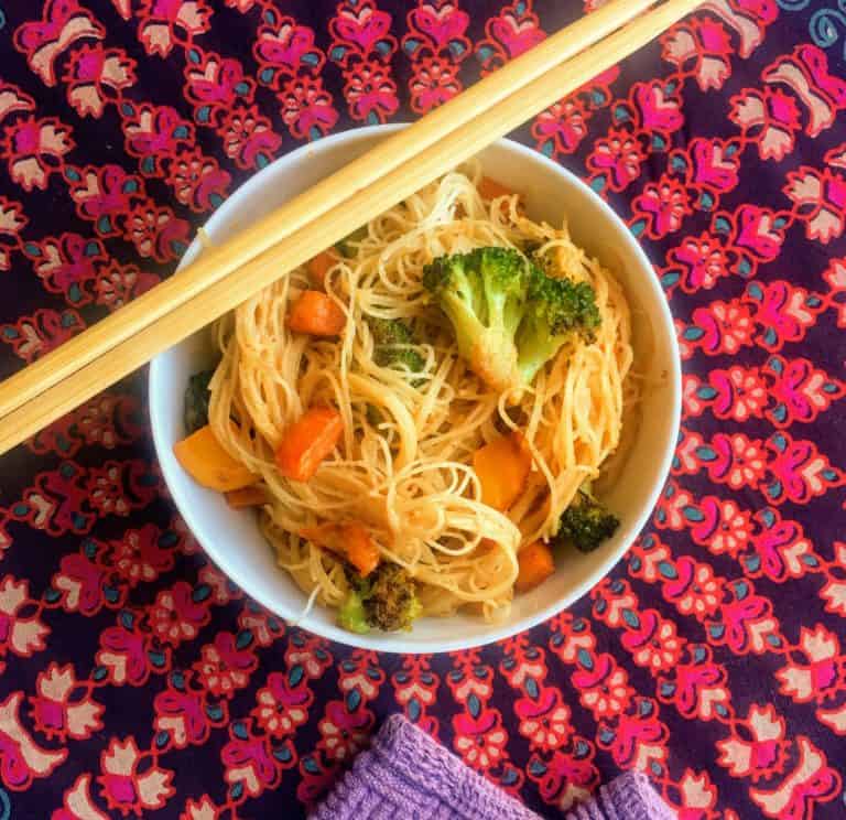 20 Minute Thai Peanut Sauce with Rice Noodles - Juggling with Julia