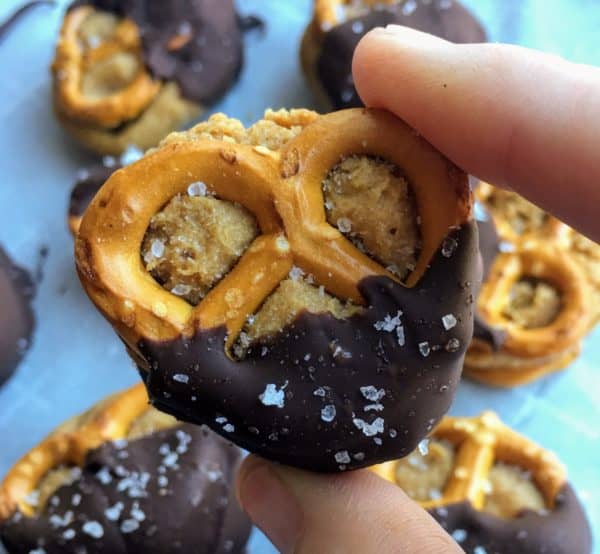 salted dark chocolate peanut butter pretzel bites - juggling with julia