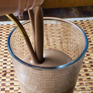Chocolate Peanut Butter Banana Smoothie - juggling with julia