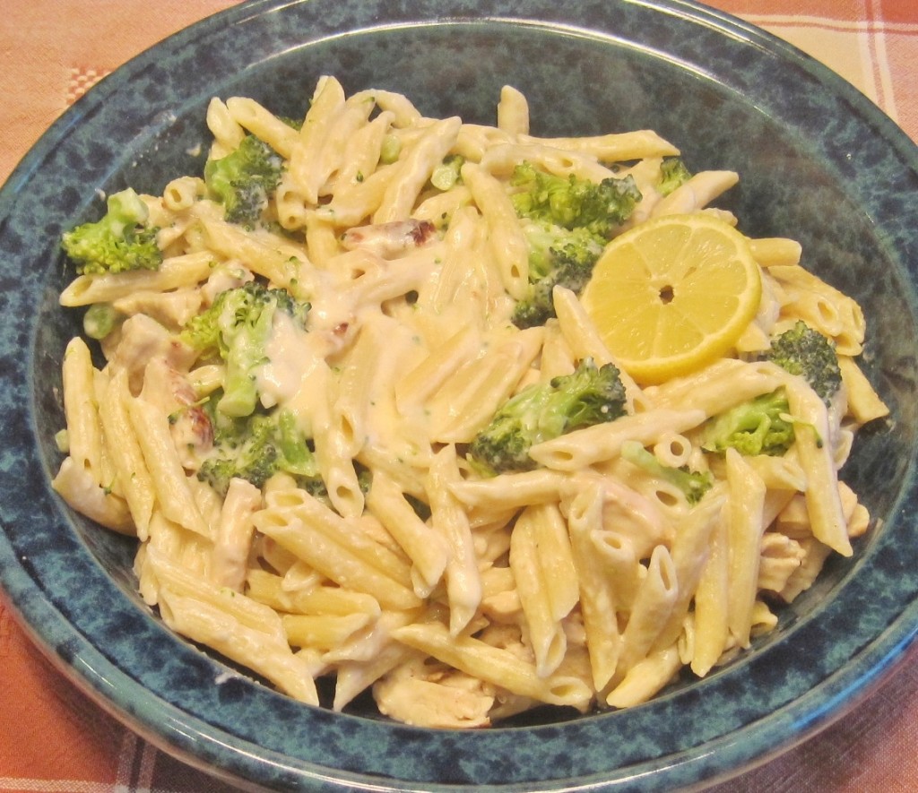 Asiago Cream Sauce Pasta with Chicken, Broccoli, and Mushroom -- Juggling With Julia