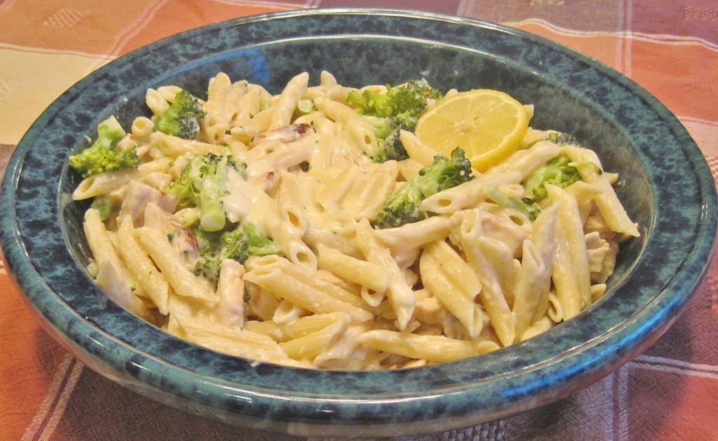 Asiago Cream Sauce Pasta with Chicken, Broccoli, and Mushroom -- Juggling With Julia