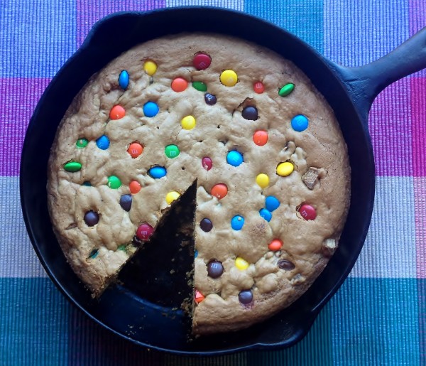 skillet candy bar cookies - juggling with julia