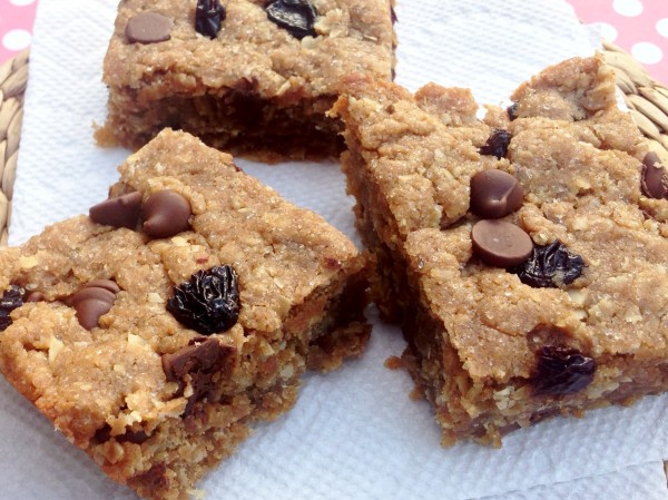 Chewy Peanut Butter Oatmeal Bars -- Juggling With Julia
