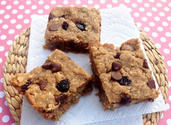 Chewy Peanut Butter Oatmeal Bars -- Juggling With Julia